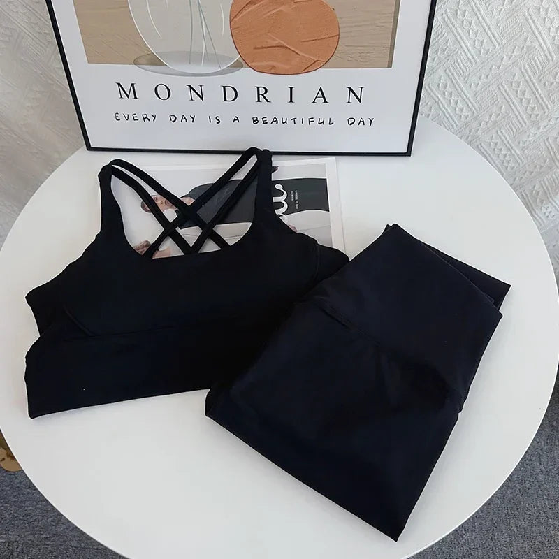 set da yoga a 2 pezzi Tuta da fitness traspirante Cross Back Yoga Top Pantaloni da yoga con culo pesca Pilates Tuta da fitness da corsa